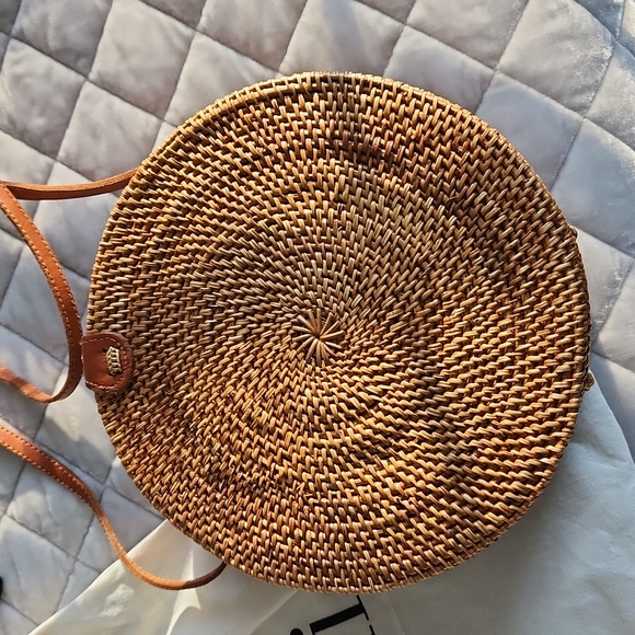 Amerii Woven Cross-Body Bag - Picture 3 of 8